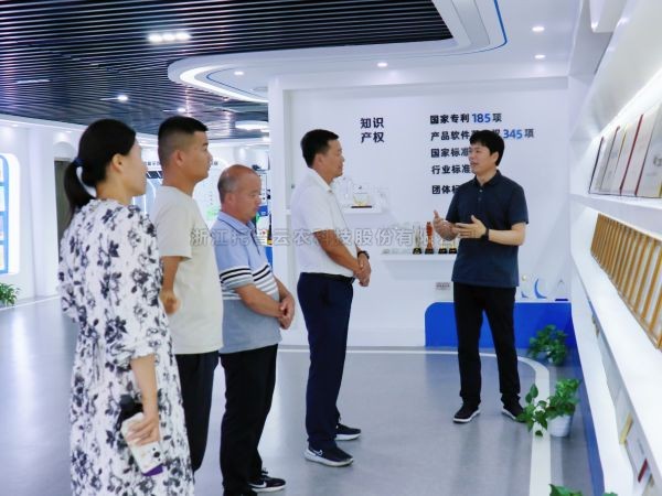 国度耐盐碱水稻技术创新中心西北中心主任王奉斌等一行莅临大红鹰娱乐官网