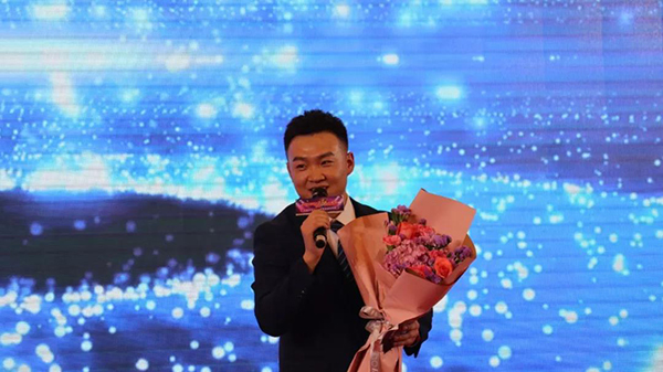 青春与活力纵情开放 青春与活力纵情开放