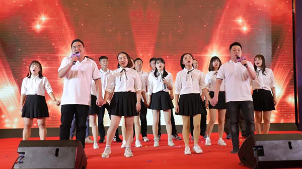 青春与活力纵情开放 青春与活力纵情开放