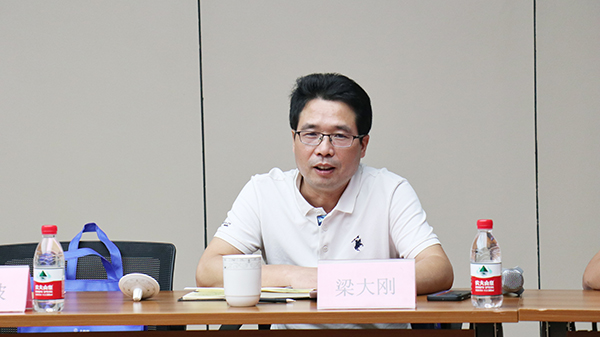 荆门市农业村落事务保险中心主任梁大刚 荆门市农业村落事务保险中心主任梁大刚